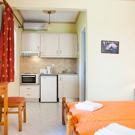 Tzivras Villa & Apartments Lassi  Cameră foto